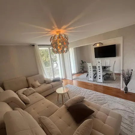 Magnifique Surequipe-balcon-vu-garage Individuel Lejlighed *