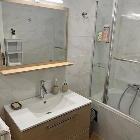 Magnifique Surequipe-balcon-vu-parking Apartment