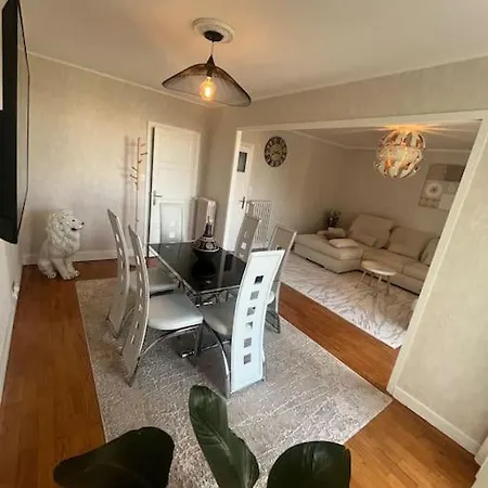 Magnifique Surequipe-balcon-vu-parking Valras-Plage